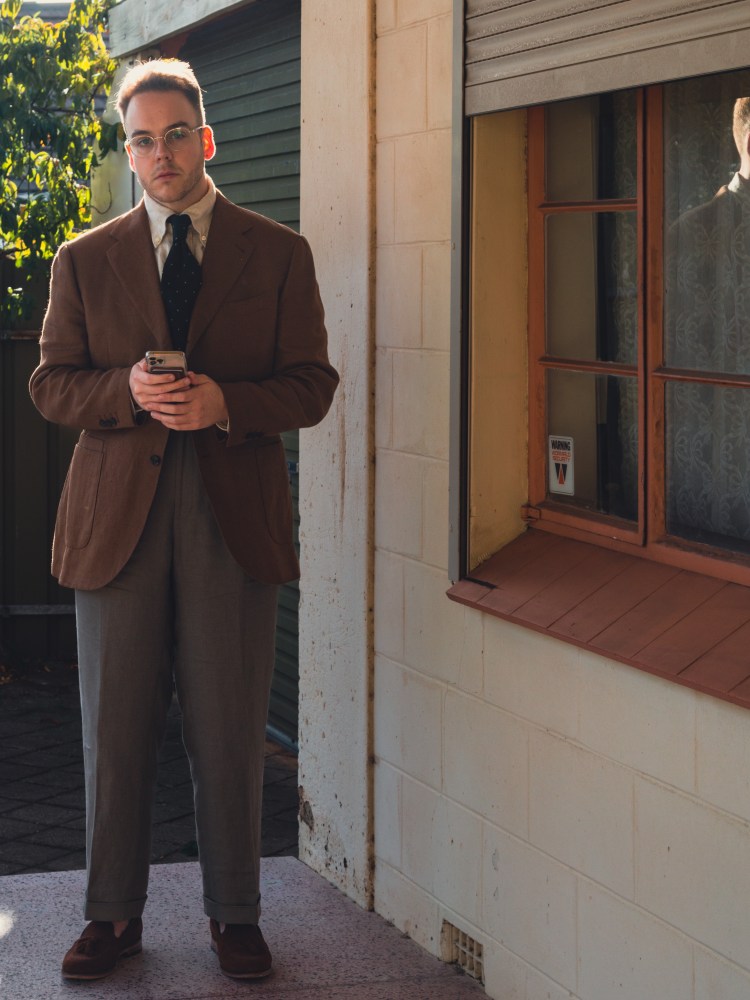 How to wear a suit jacket by itself